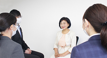 森田ひとみキャリアコンサルタントの様子